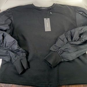 - NEW Vero moda balloon sleeve cropped sweatshirt. M.